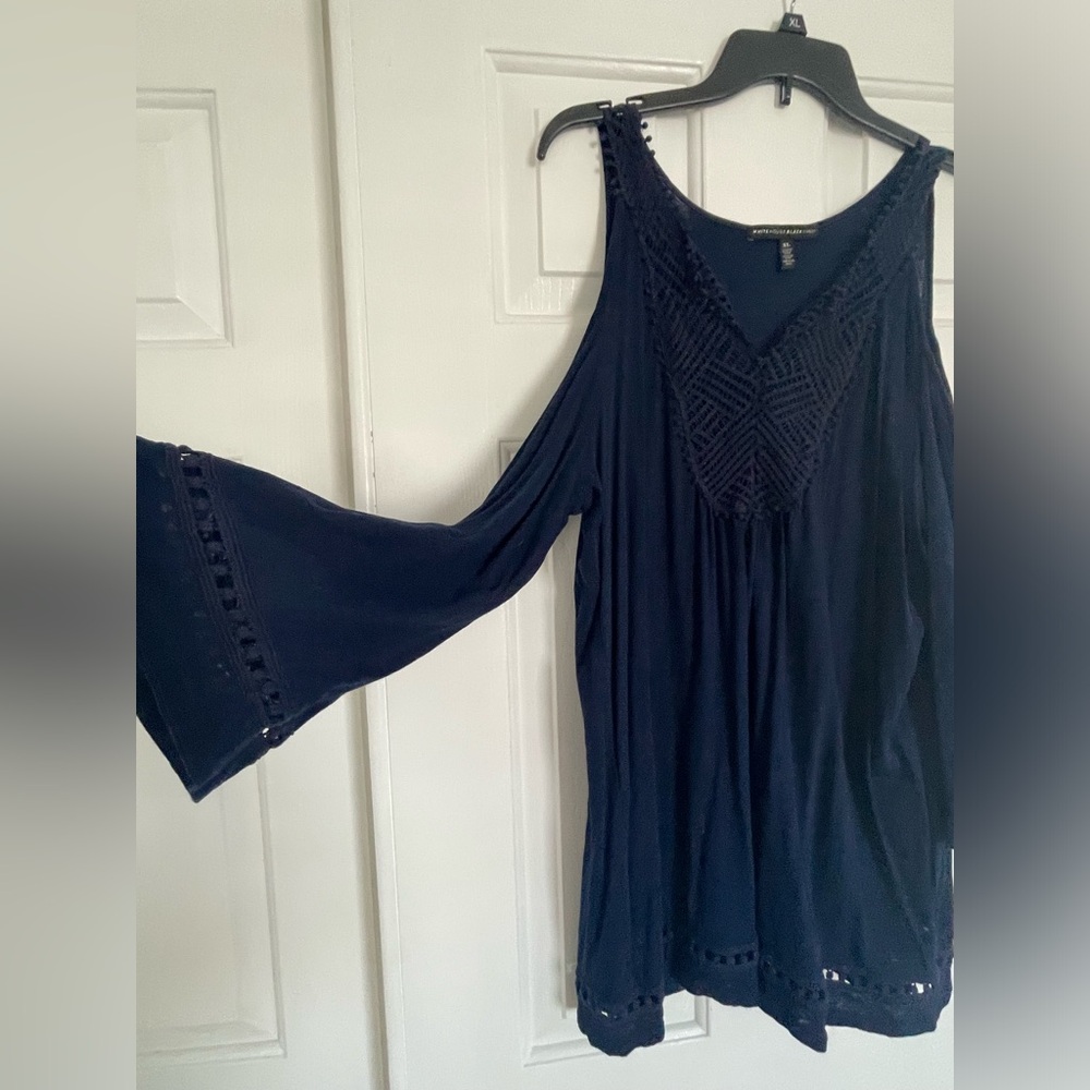 XL long sleeve cold shoulder White House Black Market top in navy. - Picture 4 of 7